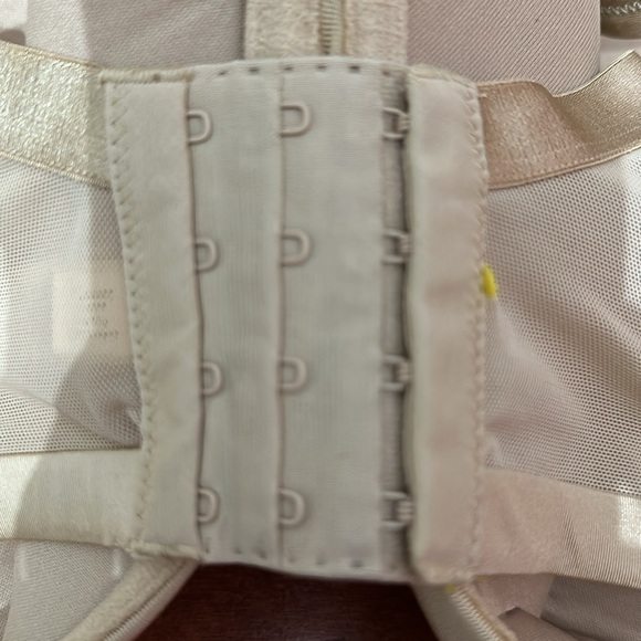 CACIQUE 44H Women Bra Plus Size Underwire Tan 4 Row Hooks New - Picture 3 of 9